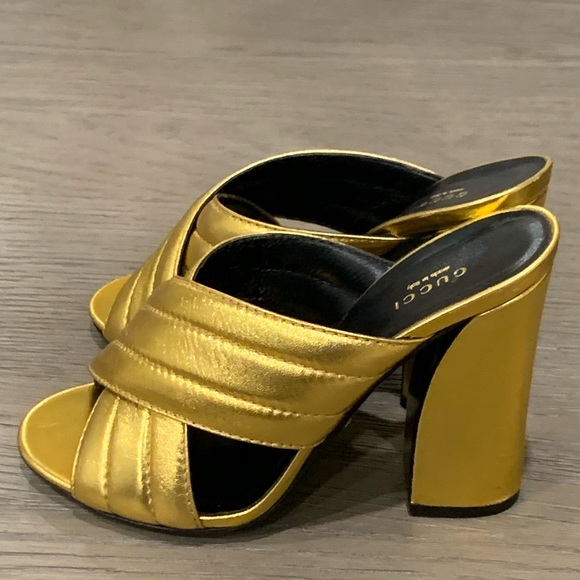 SOLD - Gucci Sandals 40 - Picture 3 of 8